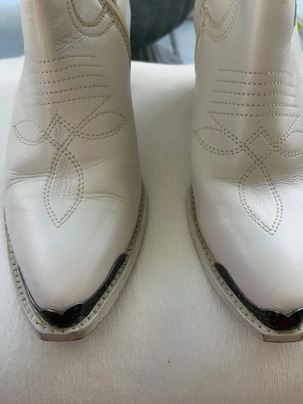 Steve Madden Cream Leather Western Ankle Boots